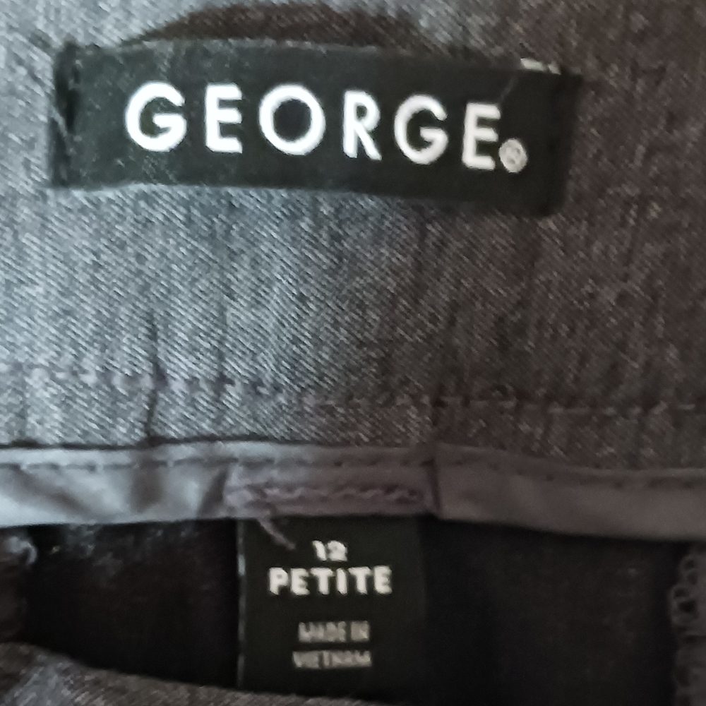 George - Picture 3 of 6